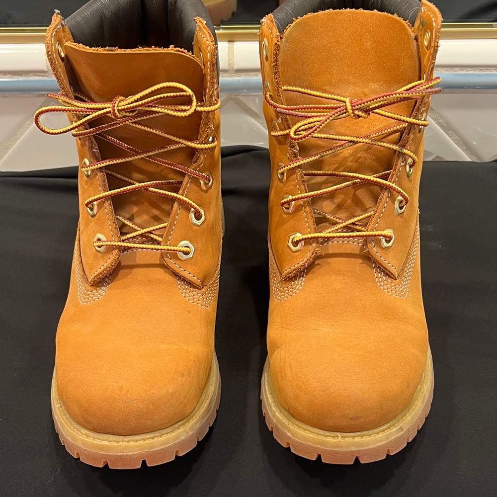 Classic Timberland Lace-Up Boots